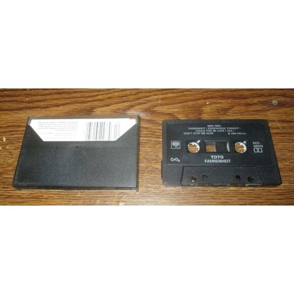Toto - Fahrenheit on cassette (CBS Records Canada, 1986) - Picture 2 of 4